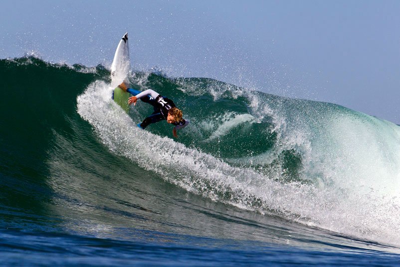 Few men can do frontside cutbacks on their backside. Lowers, CA. Photo: ASP/Rowland