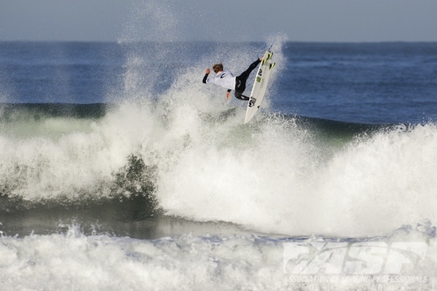 Johnny'll face Tiago Pires in round two. Photo: ASP/Cestari