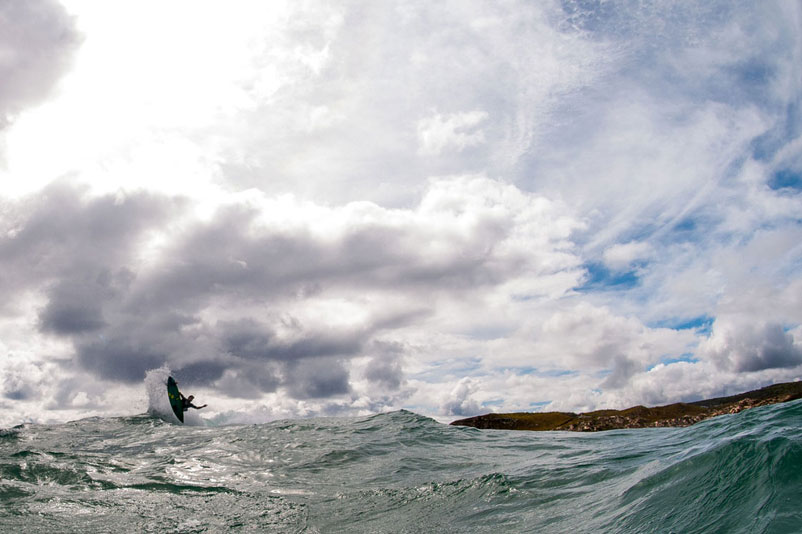 Yadin_Nicol_Water_Shot_Ryan_Miller_Resize