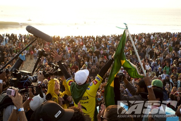 The afternoon glow and the glory of victory. Photo: ASP/Cestari