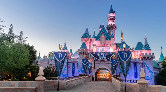 disneyland castle featured 041516