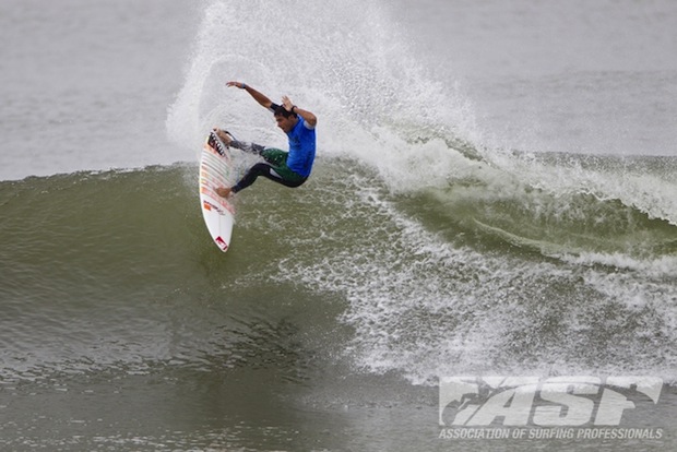 J-Flo tasted the sting of Josh Kerr in the five round. Photo: ASP/Rowland